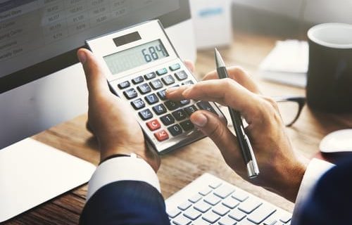 Beda Istilah Pemungutan PPN dan Pemotongan PPh