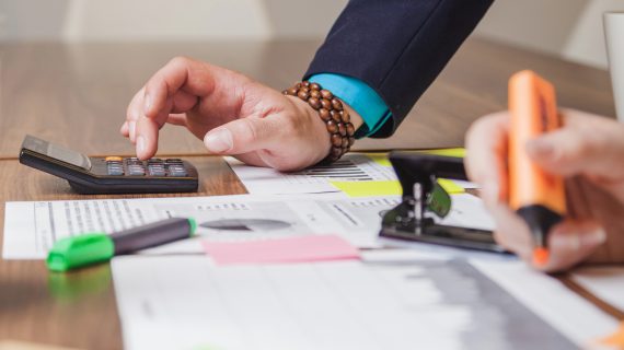 Apa itu Pemindahbukuan dan Bagaimana Cara Kerjanya?