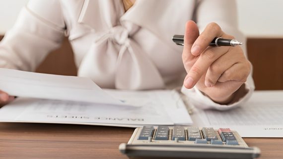 Perbedaan Laporan Keuangan antara Perusahaan Manufaktur dan Dagang